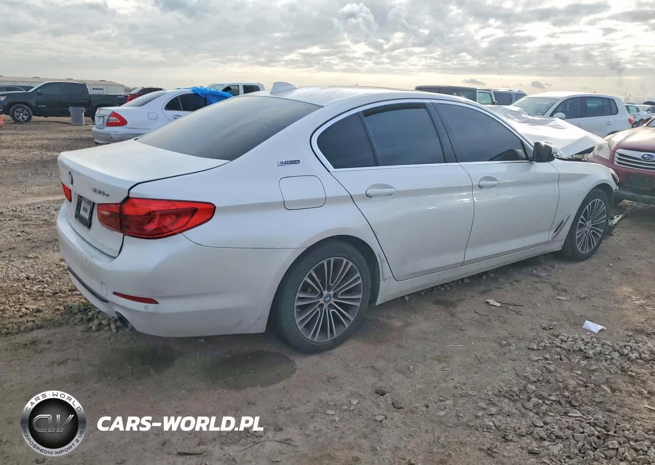 2019 BMW 530E VIN:WBAJA9C59KB389769 - 3