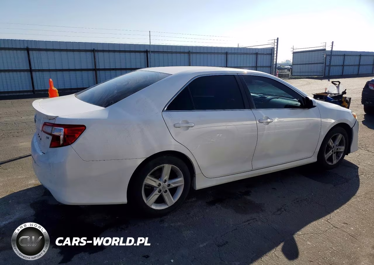2014 Toyota Camry L VIN:4T1BF1FK3EU832711 - 3