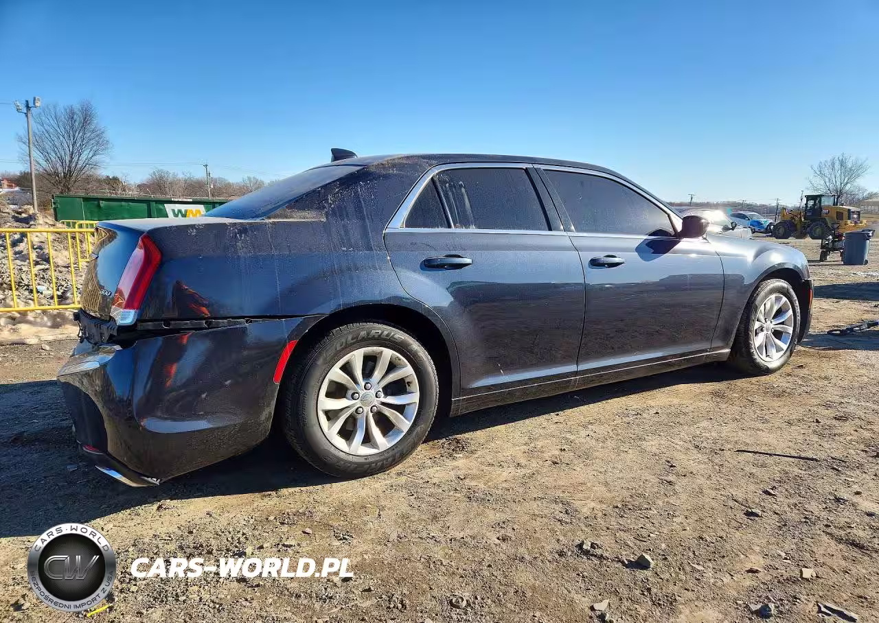 2016 Chrysler 300 Limited VIN:2C3CCAAG5GH243769 - 3
