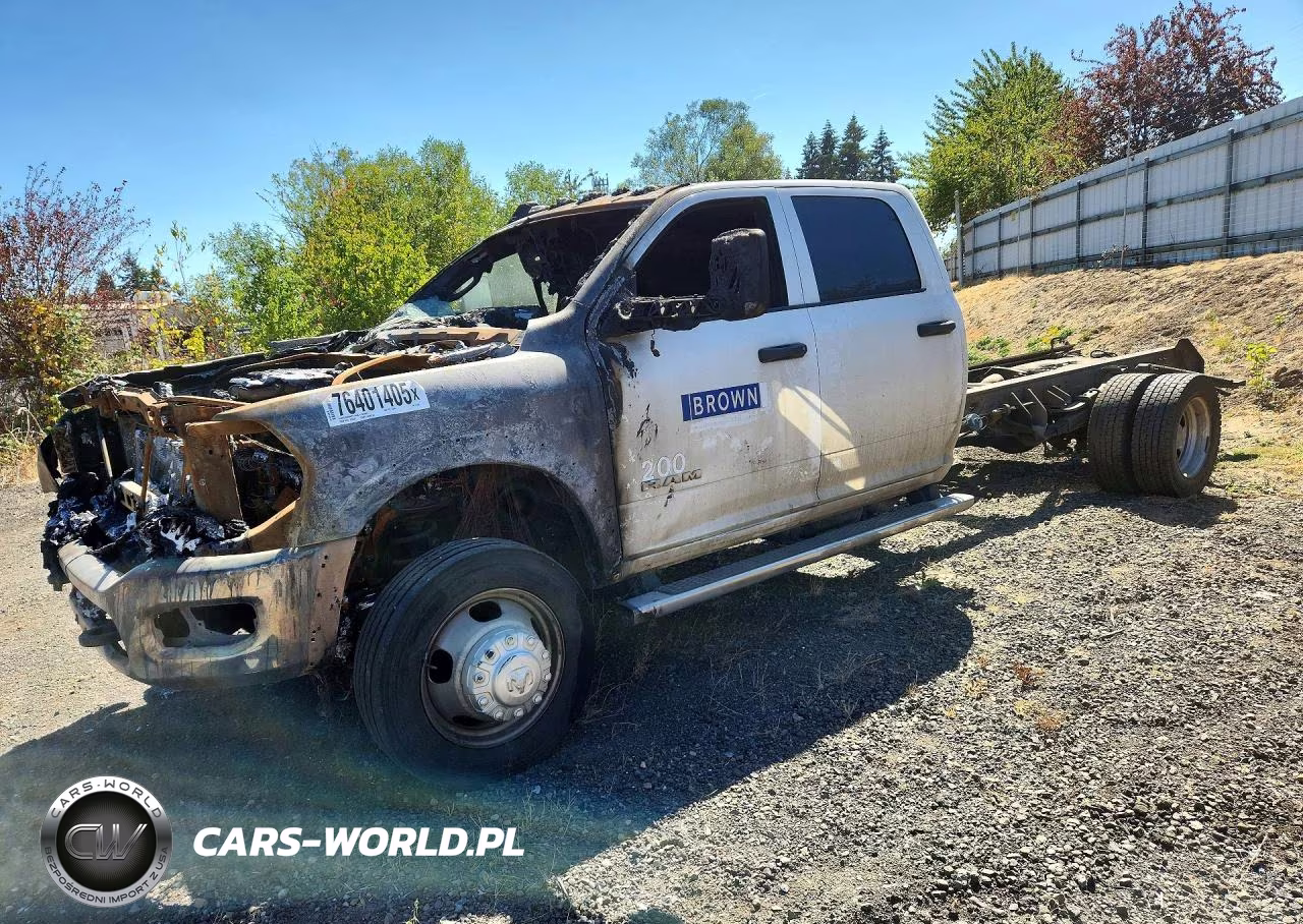 2022 Ram 4500 Flatbed Truck