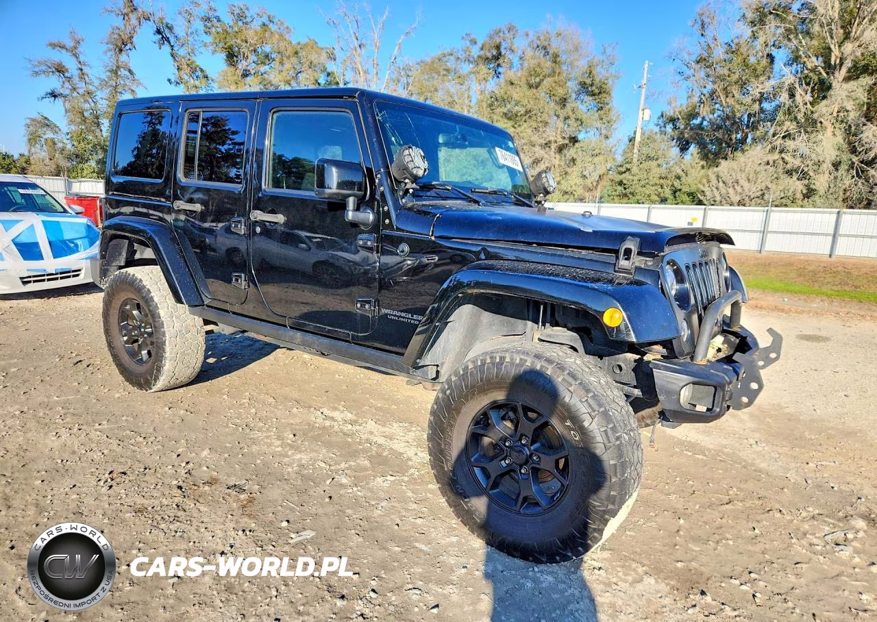 2014 Jeep Wrangler Unlimited Sahara VIN:1C4BJWEG3EL301737 - 4