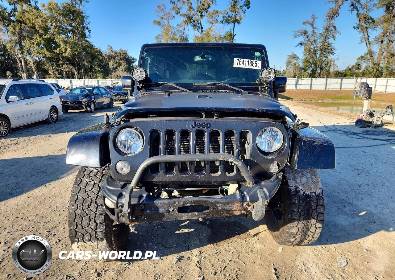 2014 Jeep Wrangler Unlimited Sahara VIN:1C4BJWEG3EL301737 - 5