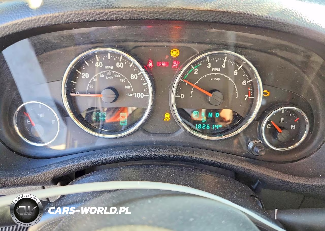 2014 Jeep Wrangler Unlimited Sahara VIN:1C4BJWEG3EL301737 - 9