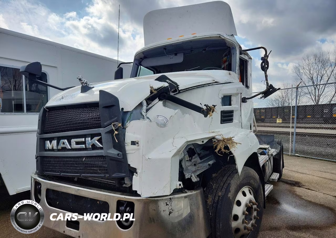 2022 Mack Anthem Semi Truck VIN:1M1AN3AYXNM003063 - 9
