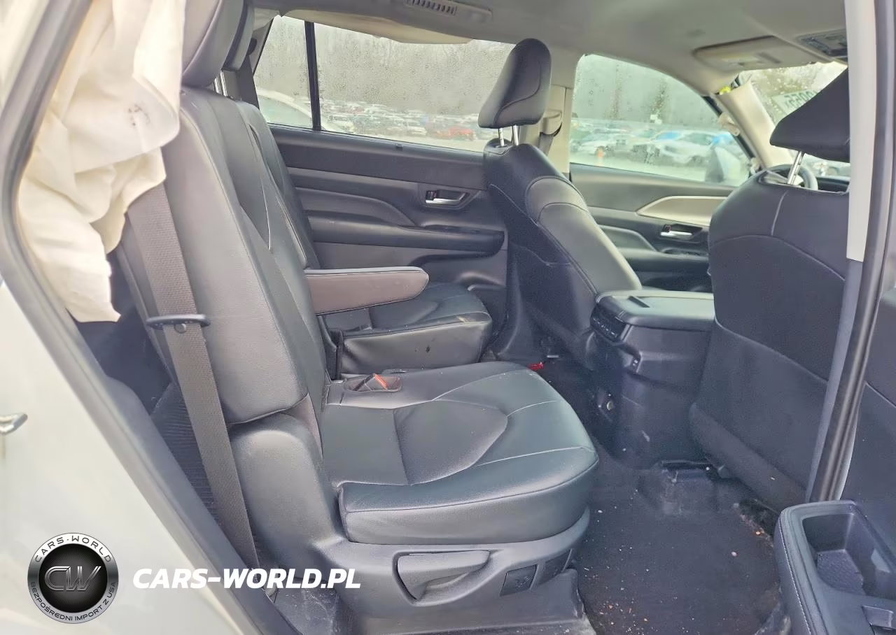 2024 Toyota Grand Highlander Xle VIN:5TDAAAA59RS017505 - 11