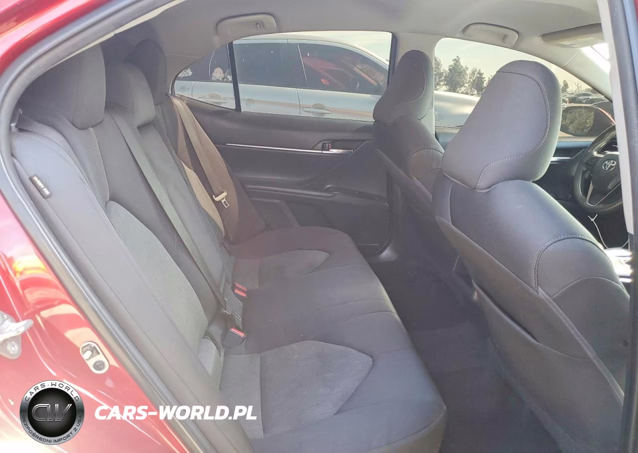 2019 Toyota Camry L VIN:4T1B11HK7KU810895 - 10