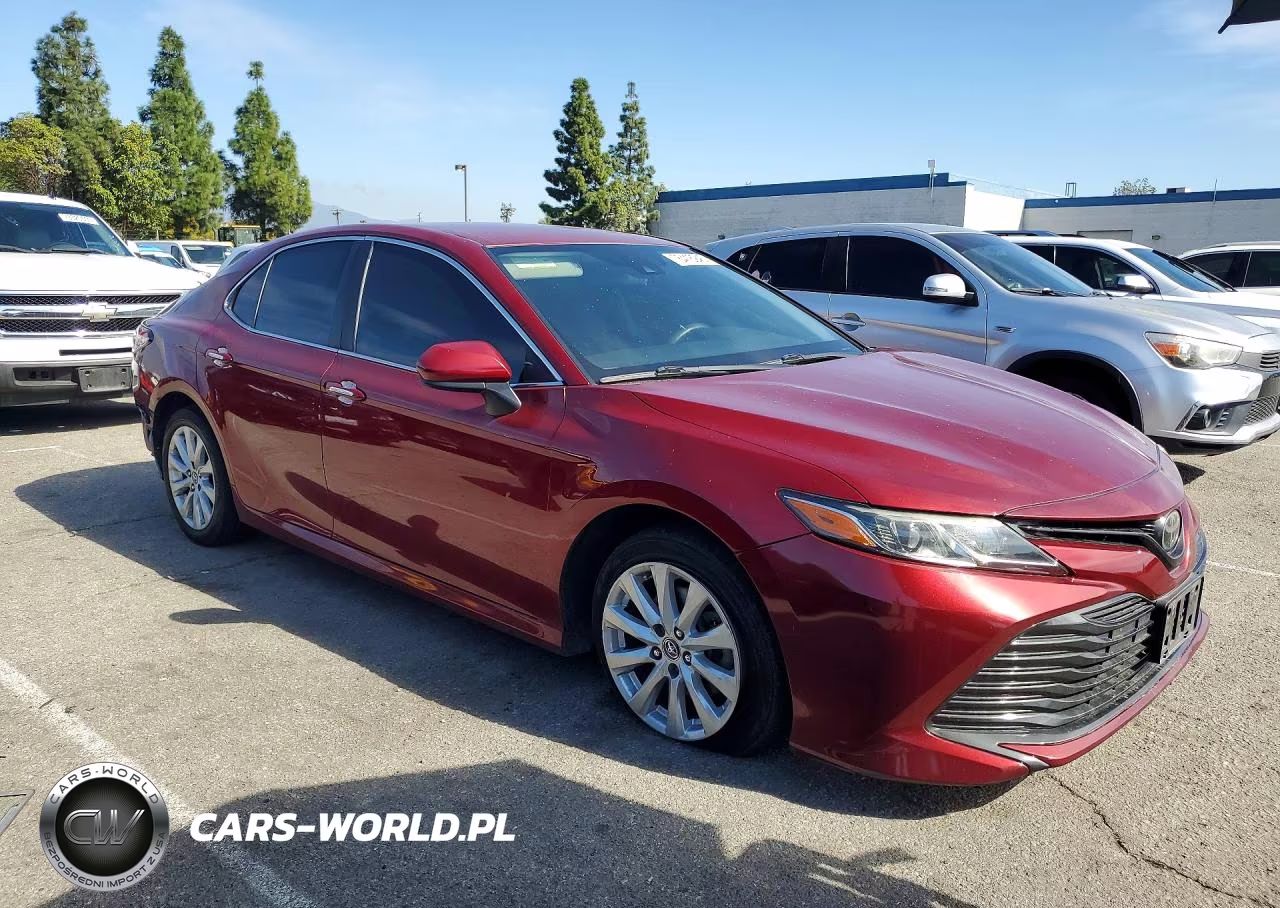 2019 Toyota Camry L VIN:4T1B11HK7KU810895 - 4