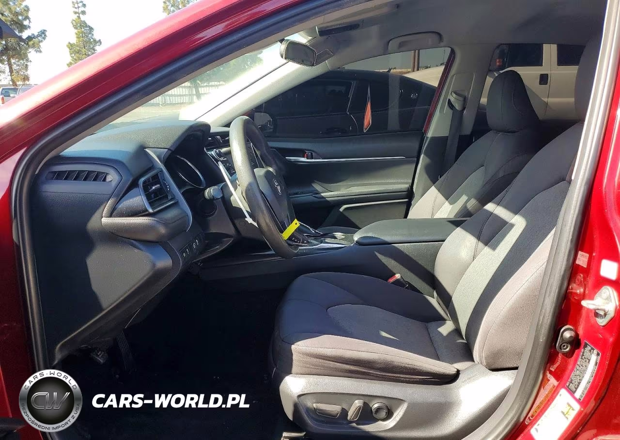 2019 Toyota Camry L VIN:4T1B11HK7KU810895 - 7