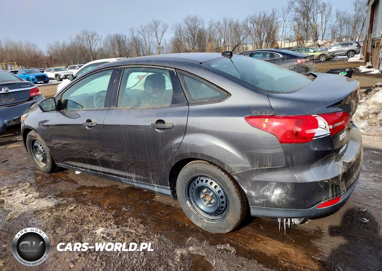 2018 Ford Focus S VIN:1FADP3E26JL300138 - 2