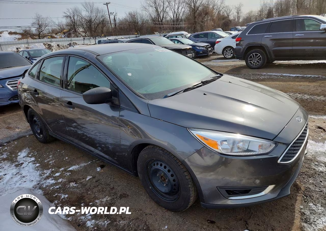 2018 Ford Focus S VIN:1FADP3E26JL300138 - 4