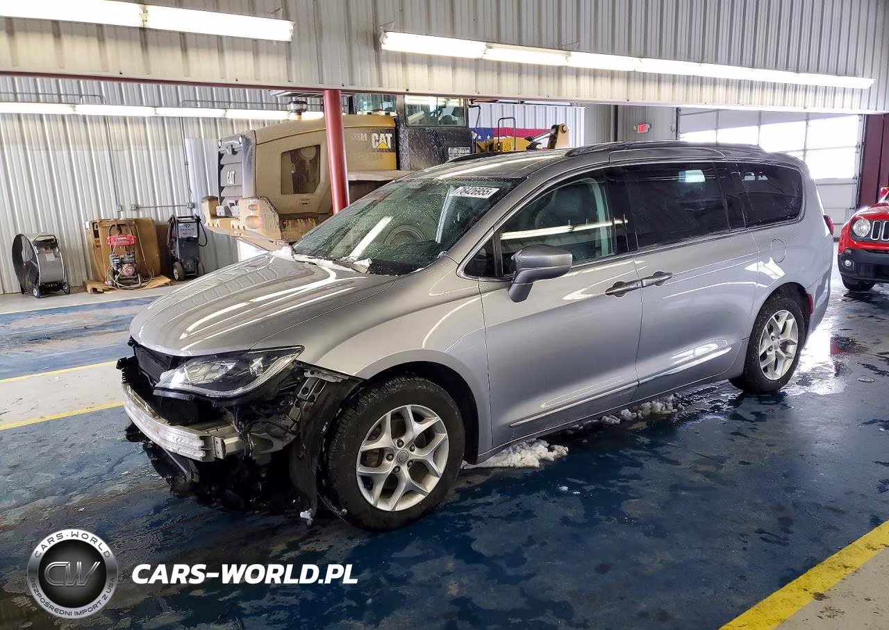 2018 Chrysler Pacifica Touring L Plus