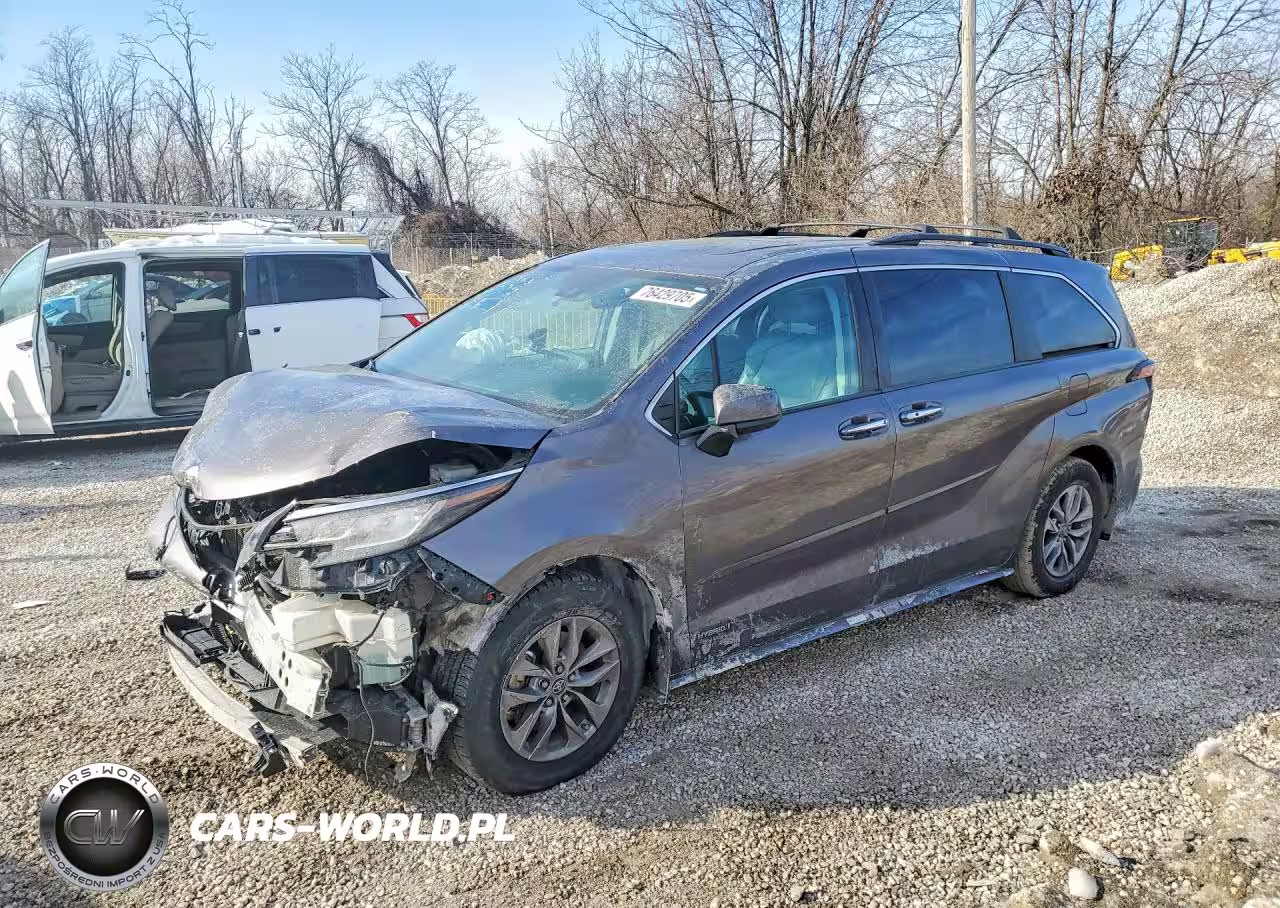 2021 Toyota Sienna Xle
