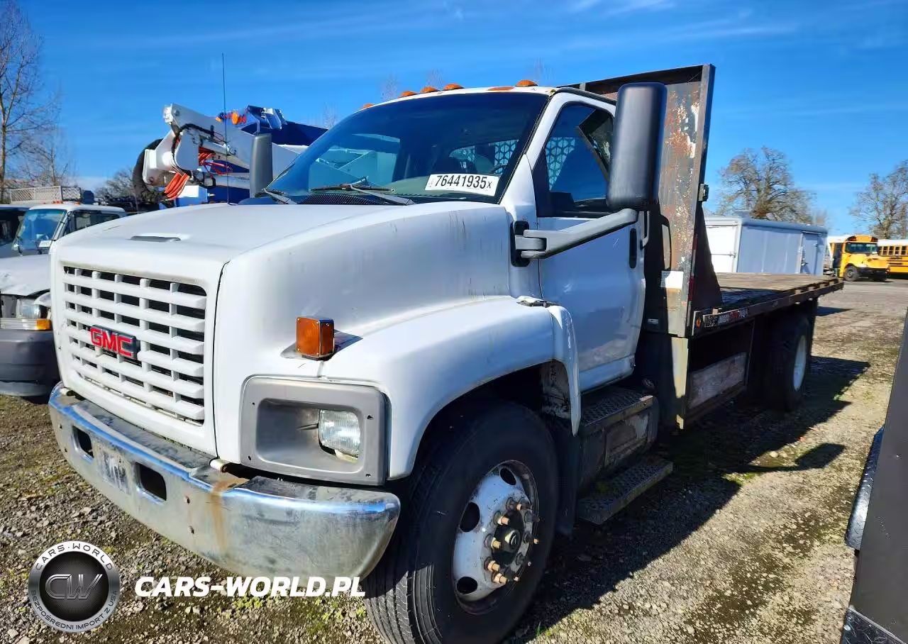 2005 GMC C6500 Flatbed Truck