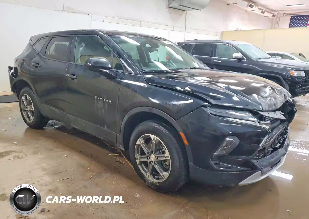 2025 Chevrolet Blazer 2Lt VIN:3GNKBHR43SS266008 - 4