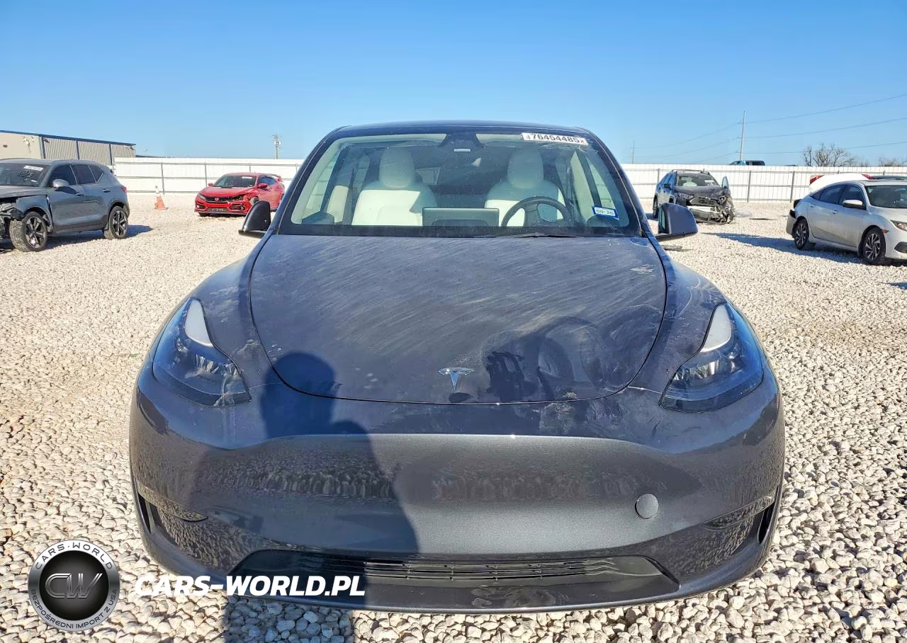 2023 Tesla Model Y VIN:7SAYGAEE9PF847669 - 5