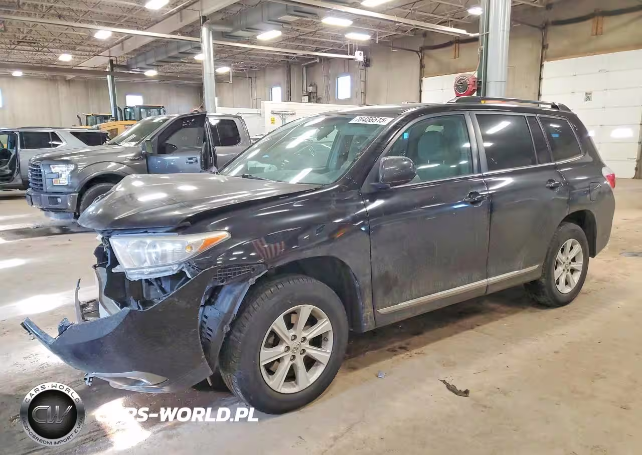2013 Toyota Highlander Base