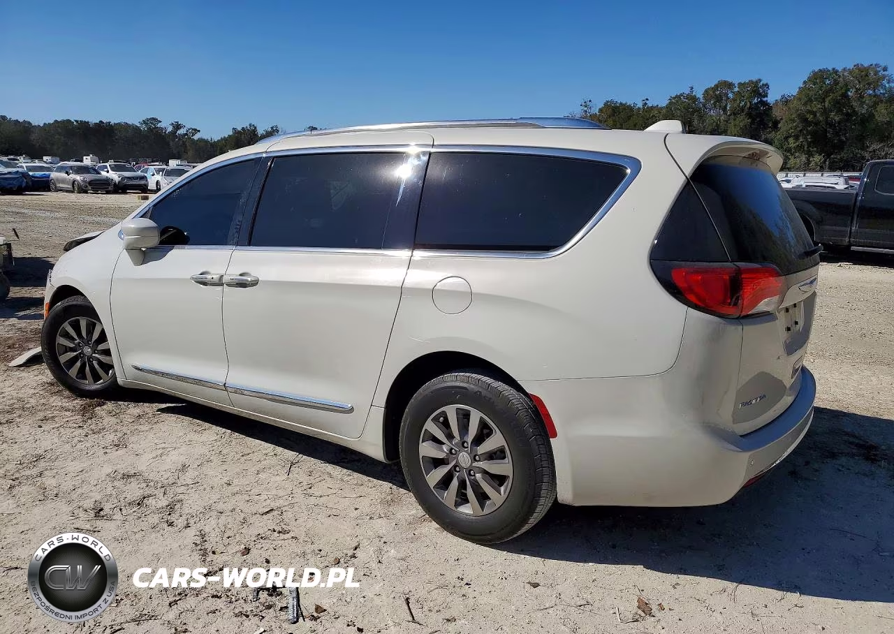 2019 Chrysler Pacifica Touring L Plus VIN:2C4RC1EG3KR615774 - 2
