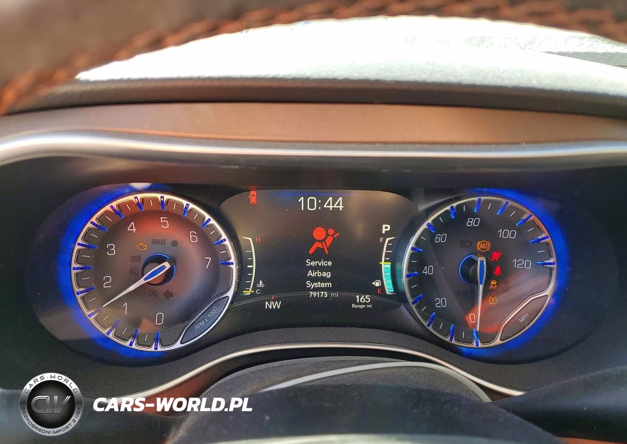 2019 Chrysler Pacifica Touring L Plus VIN:2C4RC1EG3KR615774 - 9