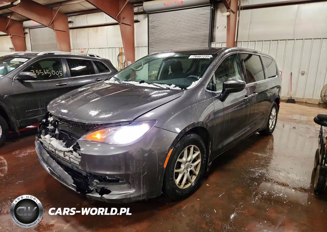 2017 Chrysler Pacifica Touring – zdjęcie 1 z 13