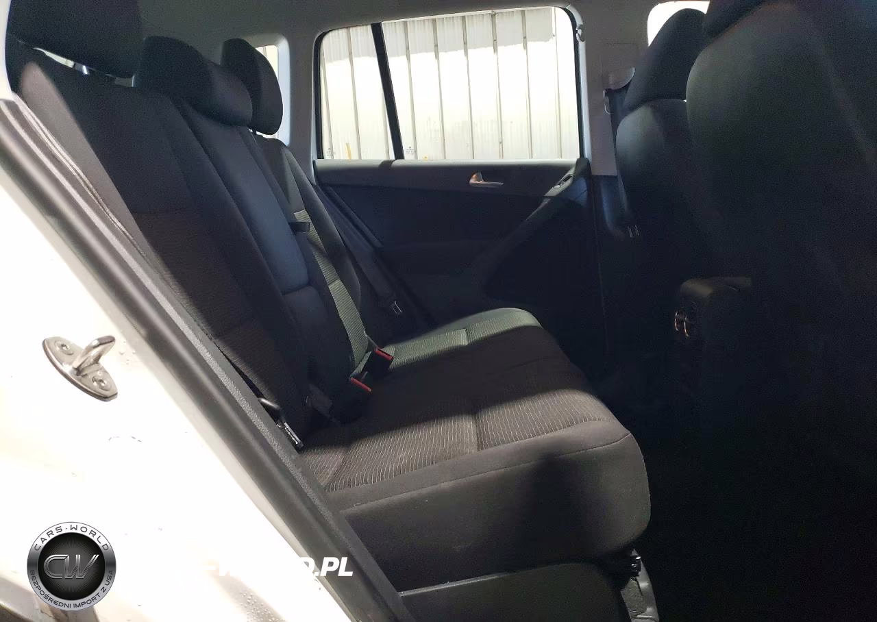 2017 Volkswagen Tiguan S VIN:WVGBV7AX7HK050369 - 11