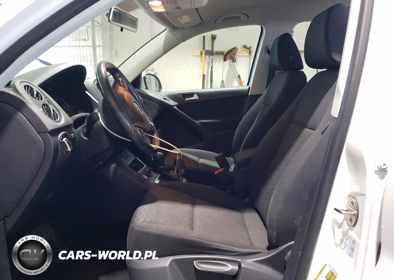 2017 Volkswagen Tiguan S VIN:WVGBV7AX7HK050369 - 7