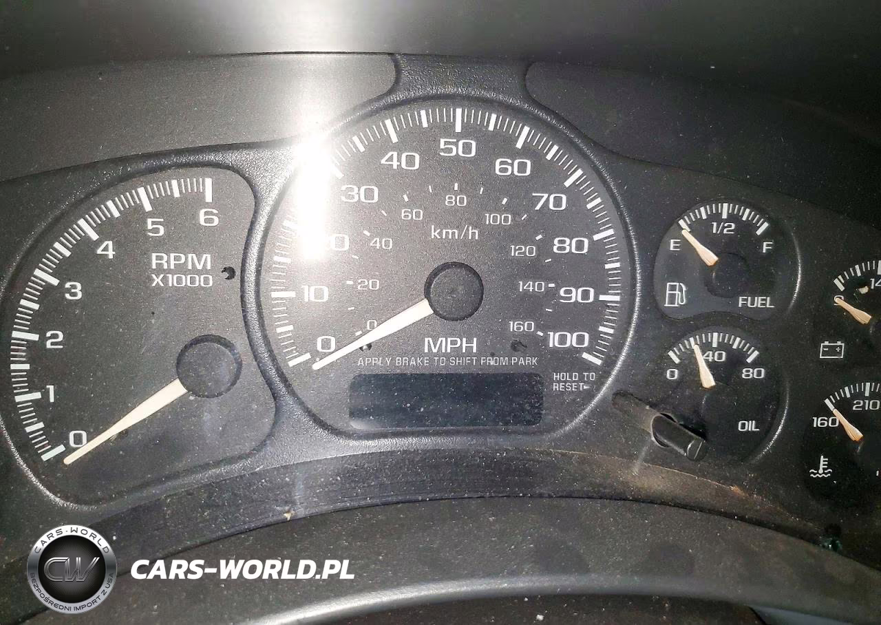2002 Chevrolet Suburban C VIN:1GNEC16T02J238066 - 9
