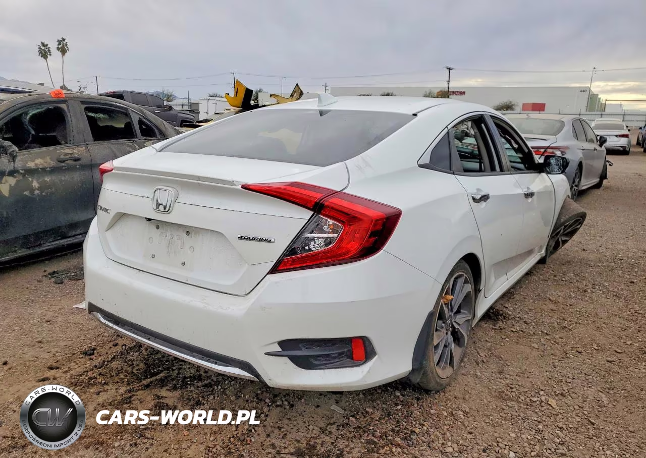 2019 Honda Civic Touring VIN:19XFC1F93KE003823 - 3
