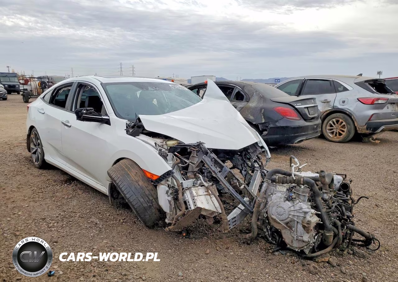 2019 Honda Civic Touring VIN:19XFC1F93KE003823 - 4