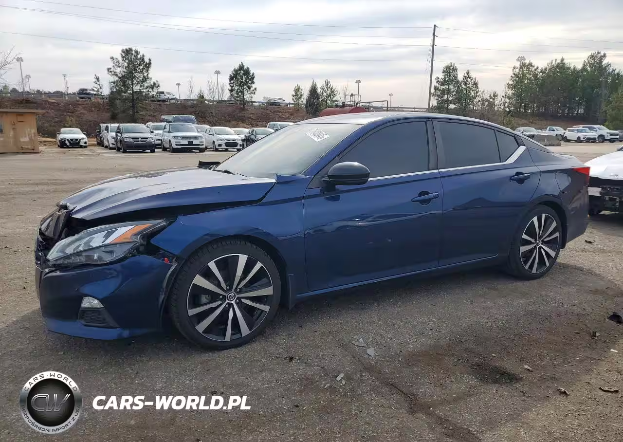 2021 Niss Altima Sr