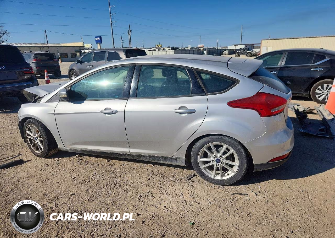 2016 Ford Focus Se VIN:1FADP3K29GL348696 - 2