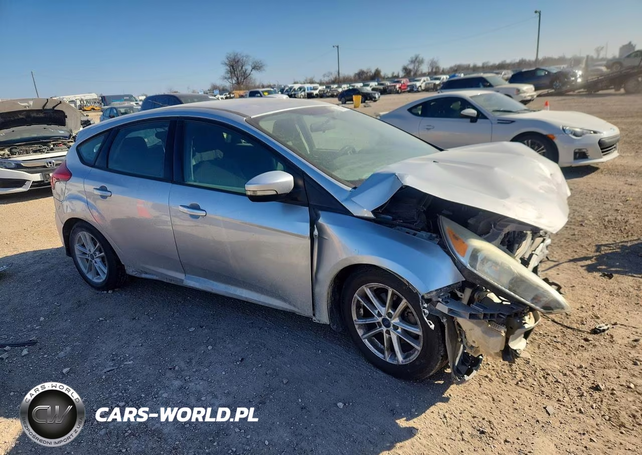2016 Ford Focus Se VIN:1FADP3K29GL348696 - 4
