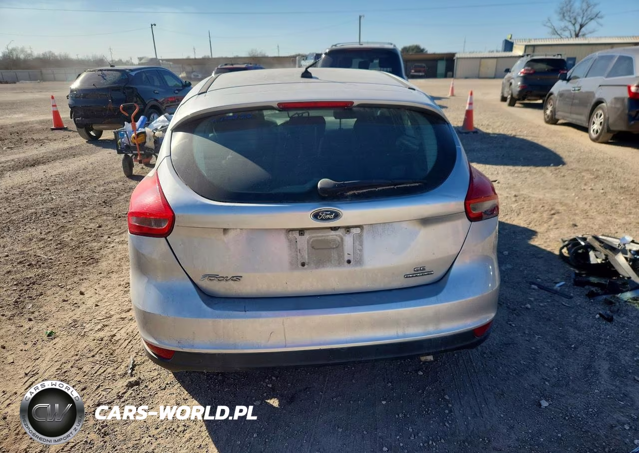 2016 Ford Focus Se VIN:1FADP3K29GL348696 - 6