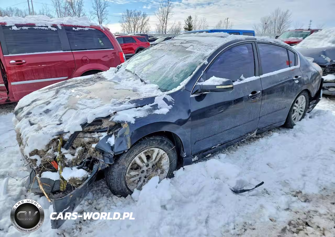 2012 Niss Altima Base