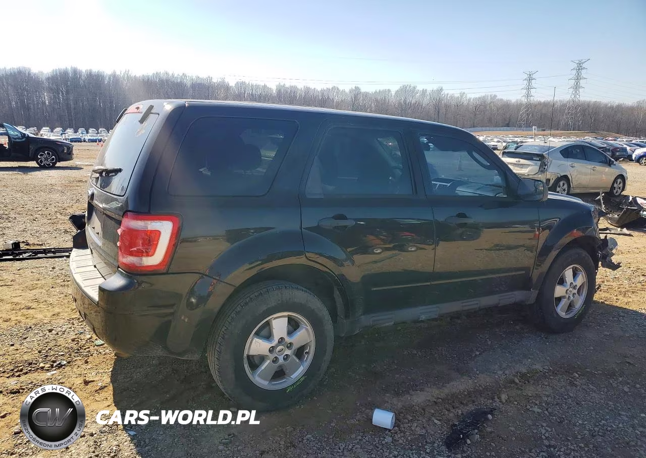 2011 Ford Escape Xls VIN:1FMCU0C70BKB79931 - 3