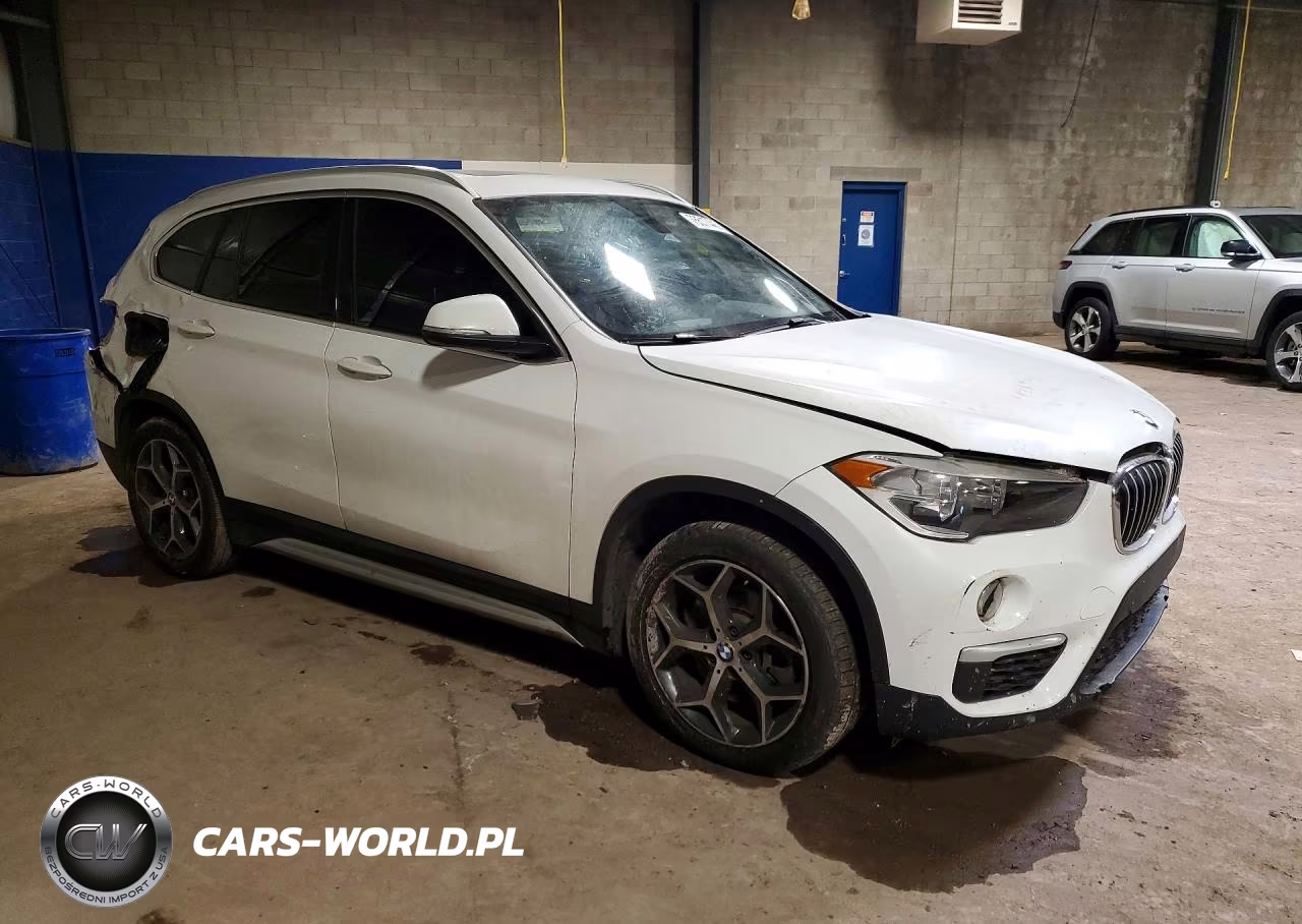2018 BMW X1 xDrive28I VIN:WBXHT3C35J3H32504 - 4