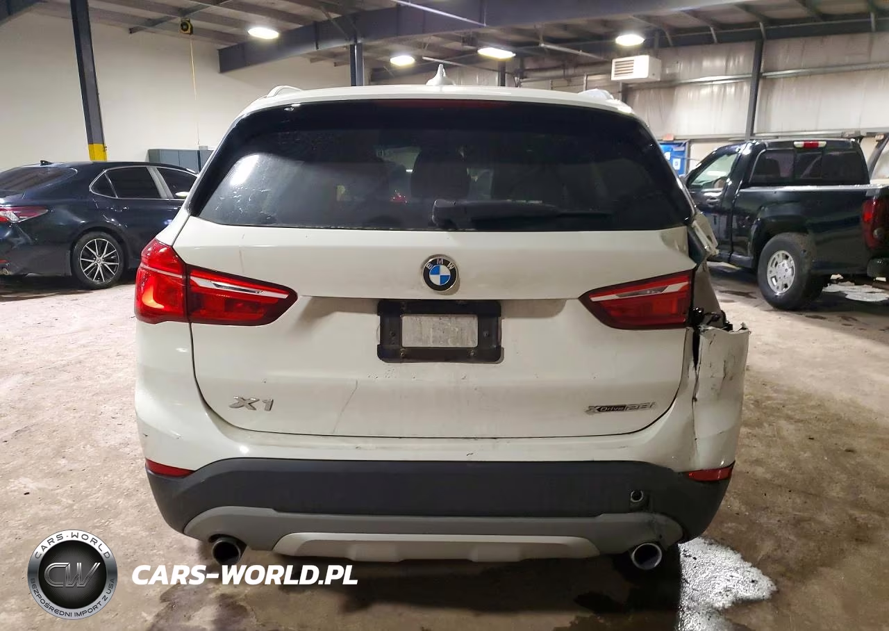 2018 BMW X1 xDrive28I VIN:WBXHT3C35J3H32504 - 6