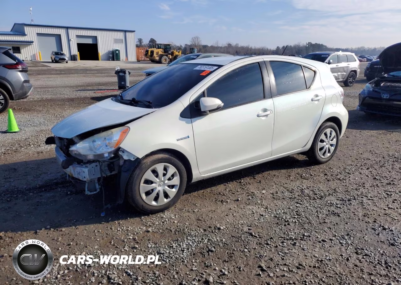 2014 Toyota Prius C Two – zdjęcie 1 z 12