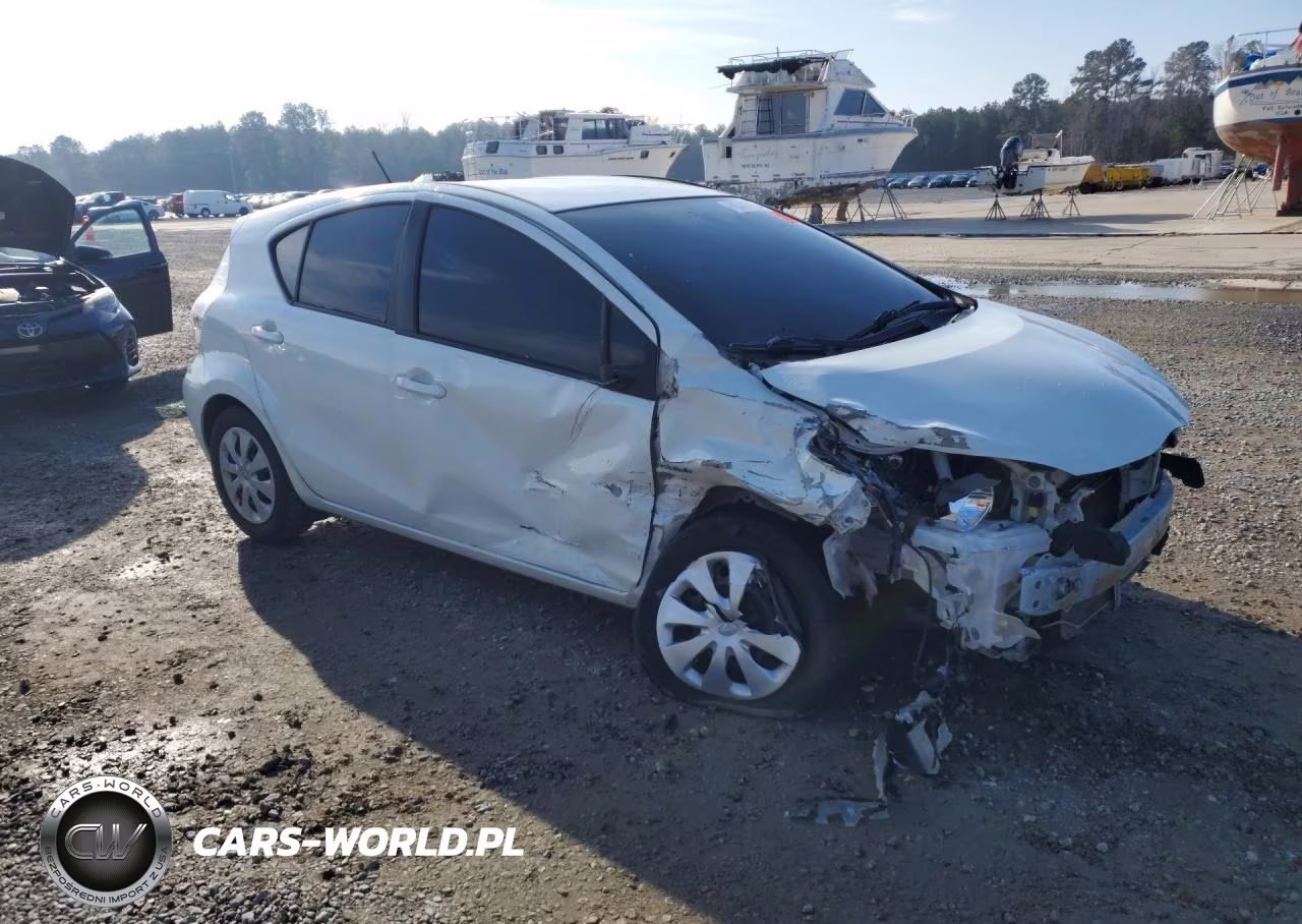 2014 Toyota Prius C Two VIN:JTDKDTB38E1061460 - 4