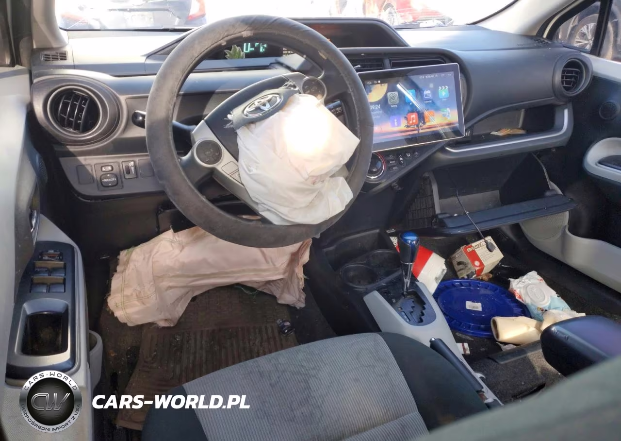2014 Toyota Prius C Two VIN:JTDKDTB38E1061460 - 8