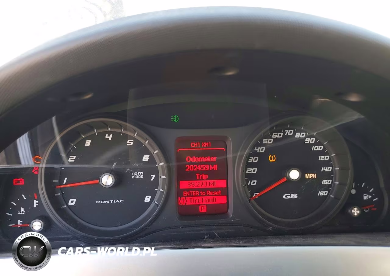 2009 Pontiac G8 VIN:6G2ER57769L182737 - 9