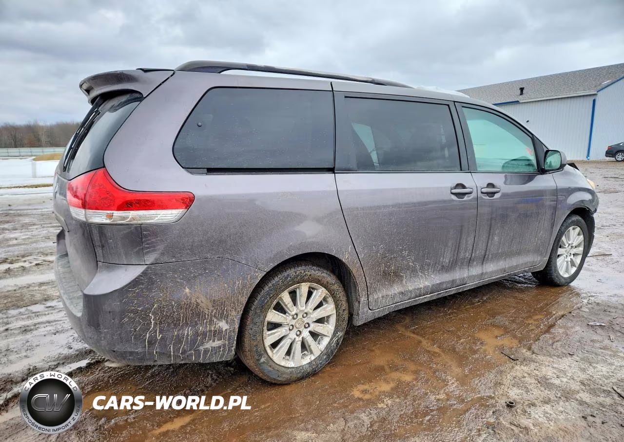 2011 Toyota Sienna Le VIN:5TDJK3DC4BS023849 - 3