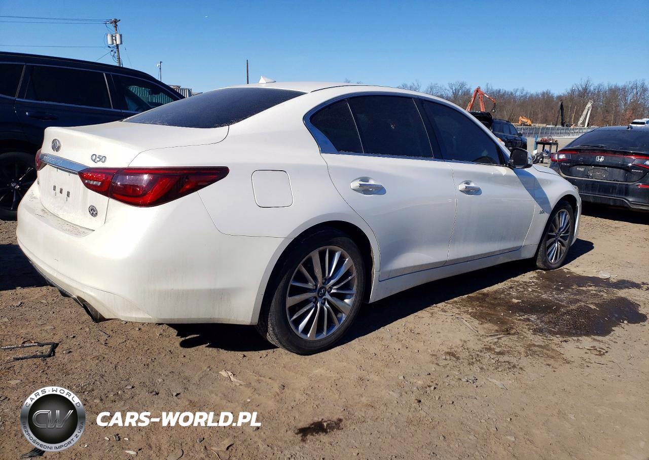 2018 Infiniti Q50 Luxe VIN:JN1EV7AR7JM445751 - 3