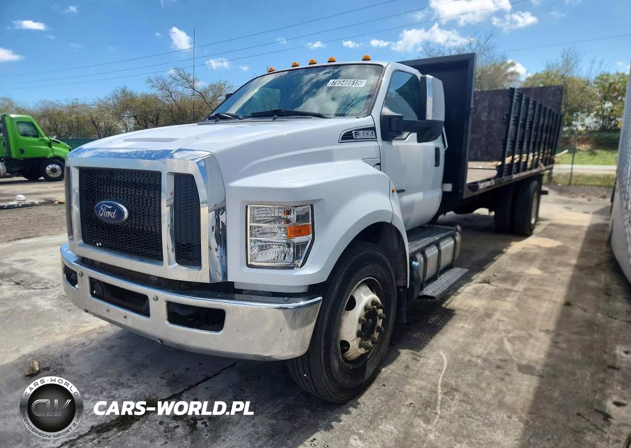 2019 Ford F650 Super Duty Flatbed Truck