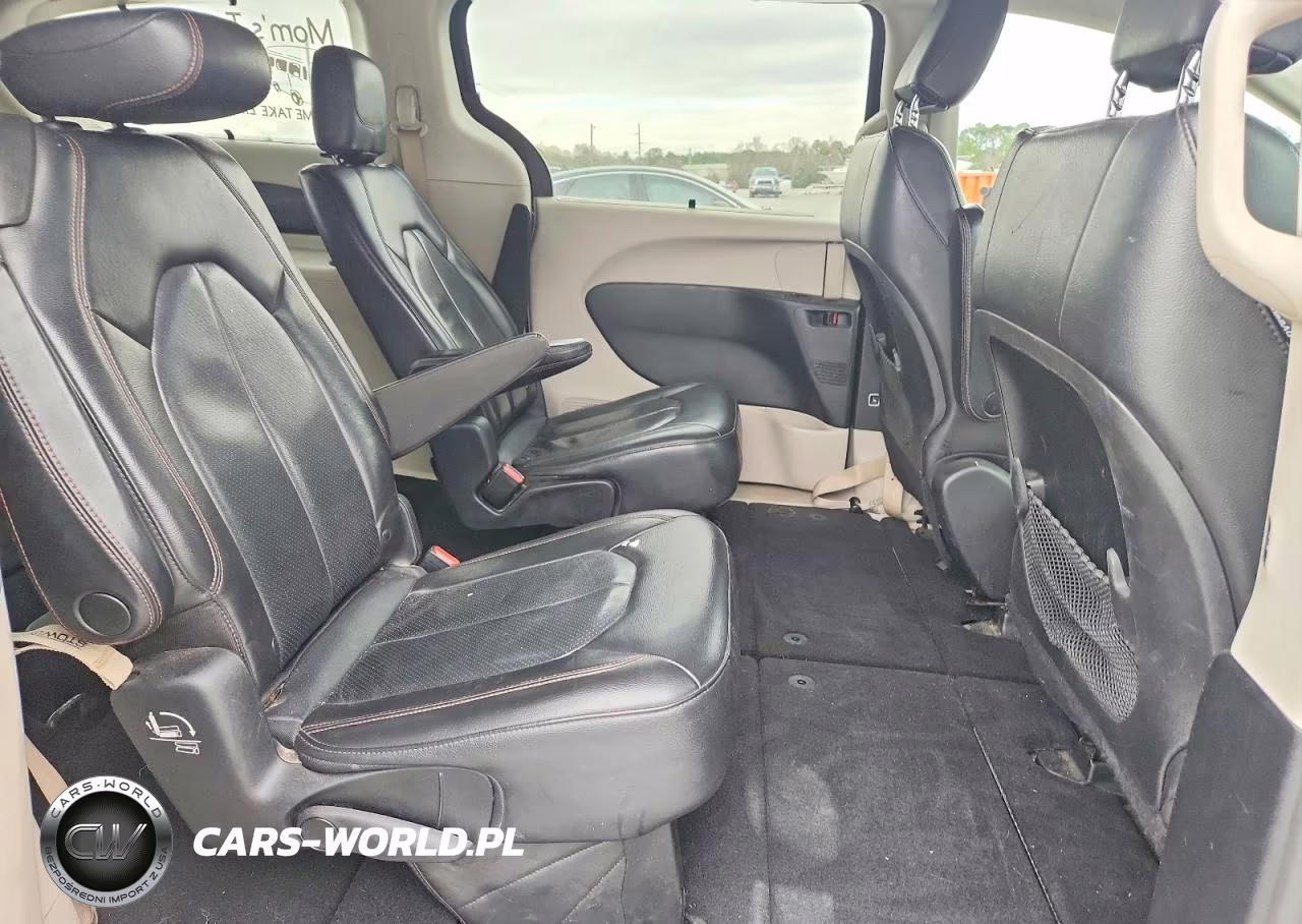 2020 Chrysler Pacifica Touring L VIN:2C4RC1BG0LR276879 - 11