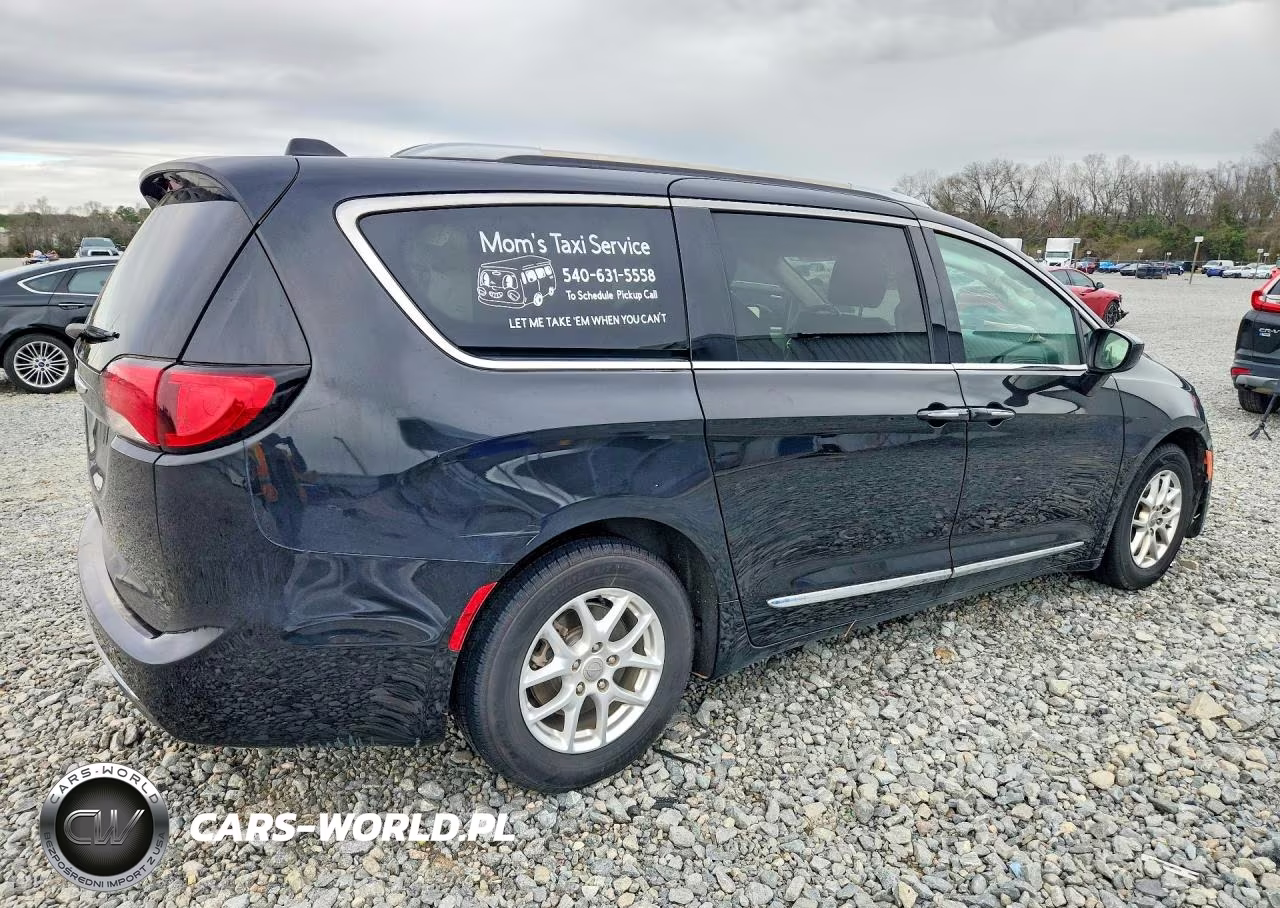 2020 Chrysler Pacifica Touring L VIN:2C4RC1BG0LR276879 - 3