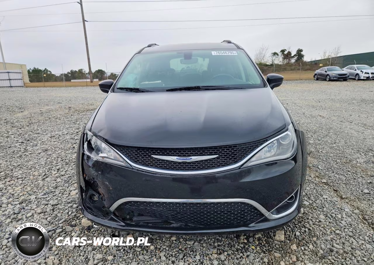 2020 Chrysler Pacifica Touring L VIN:2C4RC1BG0LR276879 - 5