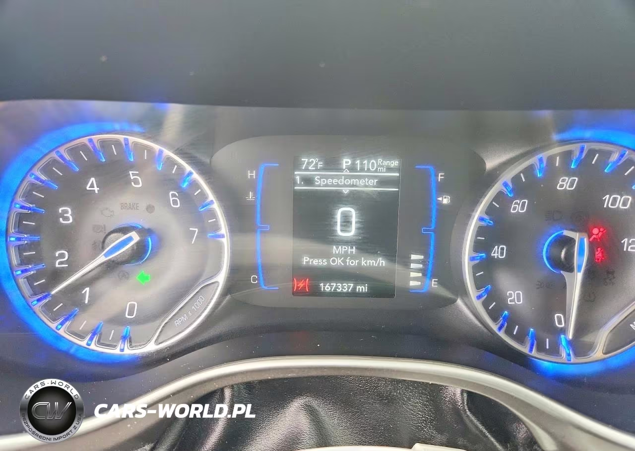 2020 Chrysler Pacifica Touring L VIN:2C4RC1BG0LR276879 - 9