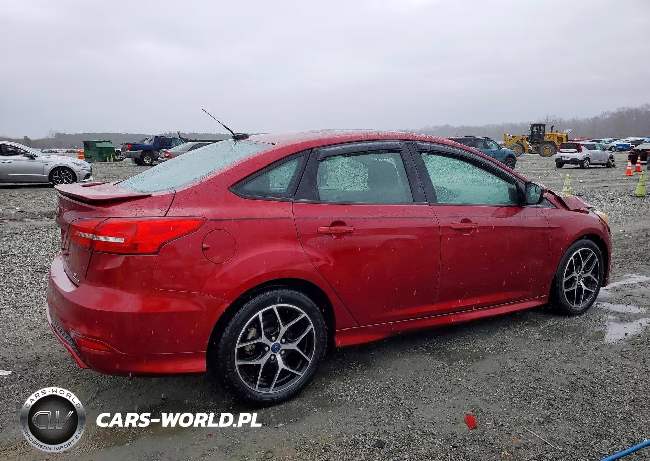 2016 Ford Focus Se VIN:1FADP3F23GL342824 - 3