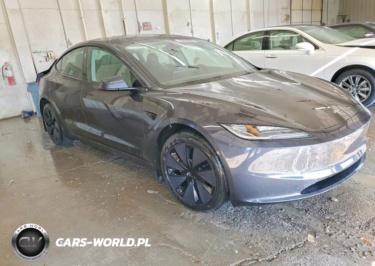 2025 Tesla Model 3 VIN:5YJ3E1EBXSF055168 - 4