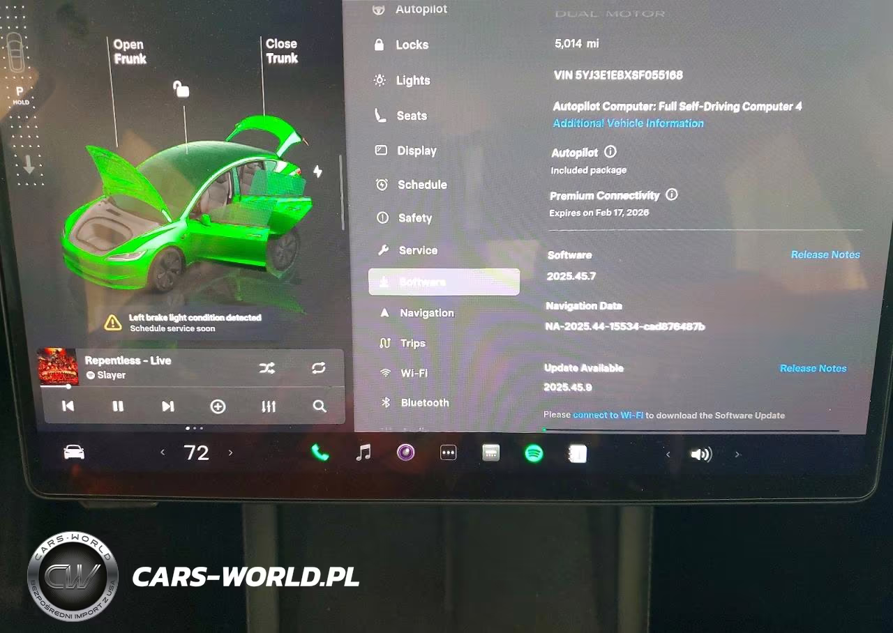 2025 Tesla Model 3 VIN:5YJ3E1EBXSF055168 - 9